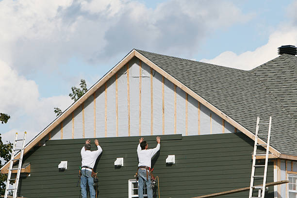 Professional Siding Repair technician working in New Lexington, OH
